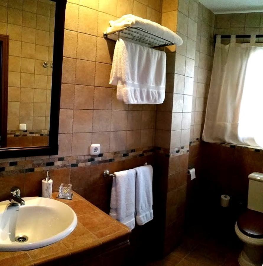 Podiumberg Hotell Quatretondeta Eksteriør bilde